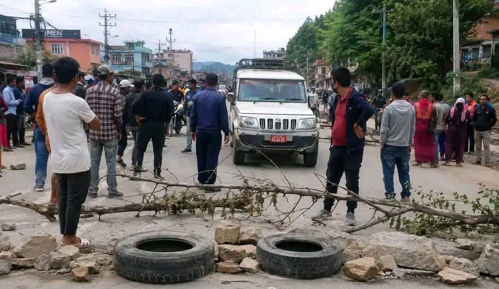 सीमा क्षेत्रमा विवाद चर्किँदा धुलाचौरमा यात्रु रोकिए